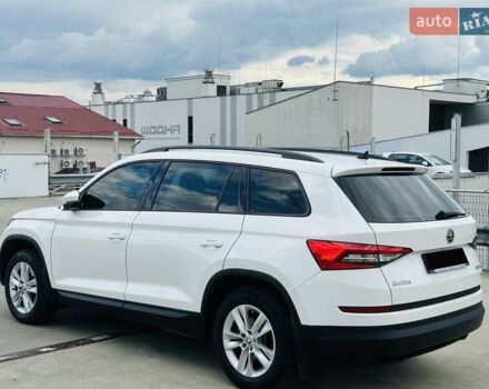 Белый Шкода Kodiaq, объемом двигателя 1.98 л и пробегом 250 тыс. км за 19500 $, фото 24 на Automoto.ua