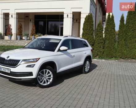Белый Шкода Kodiaq, объемом двигателя 2 л и пробегом 228 тыс. км за 26200 $, фото 3 на Automoto.ua