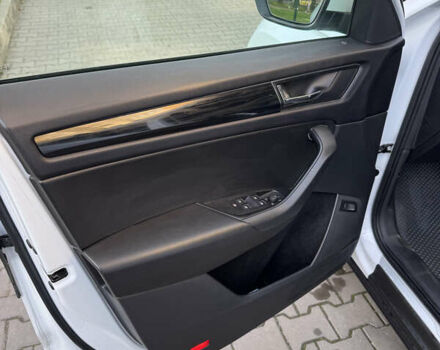 Белый Шкода Kodiaq, объемом двигателя 1.97 л и пробегом 296 тыс. км за 26500 $, фото 11 на Automoto.ua