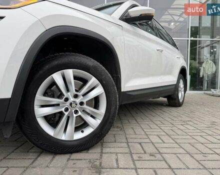 Шкода Kodiaq 2017 в Киеве на Automoto.ua Белый Шкода Kodiaq, объемом двигателя 1.98 л и пробегом 213 тыс. км за 19950 $, фото 1 на Automoto.ua