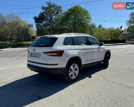Білий Шкода Kodiaq, об'ємом двигуна 1.97 л та пробігом 65 тис. км за 31000 $, фото 3 на Automoto.ua