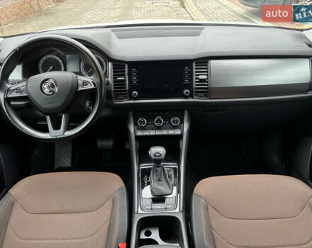 Білий Шкода Kodiaq, об'ємом двигуна 2 л та пробігом 240 тис. км за 21950 $, фото 24 на Automoto.ua