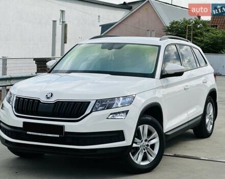 Белый Шкода Kodiaq, объемом двигателя 1.98 л и пробегом 250 тыс. км за 19500 $, фото 3 на Automoto.ua