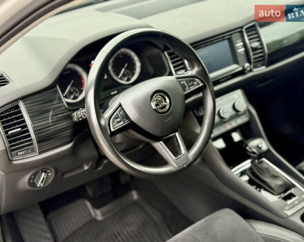 Білий Шкода Kodiaq, об'ємом двигуна 1.98 л та пробігом 125 тис. км за 23800 $, фото 14 на Automoto.ua