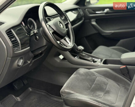 Білий Шкода Kodiaq, об'ємом двигуна 1.98 л та пробігом 125 тис. км за 23800 $, фото 12 на Automoto.ua