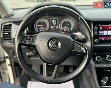 Білий Шкода Kodiaq, об'ємом двигуна 2 л та пробігом 248 тис. км за 21499 $, фото 11 на Automoto.ua