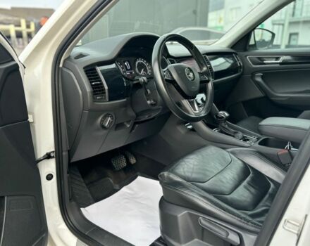 Білий Шкода Kodiaq, об'ємом двигуна 2 л та пробігом 248 тис. км за 21499 $, фото 3 на Automoto.ua