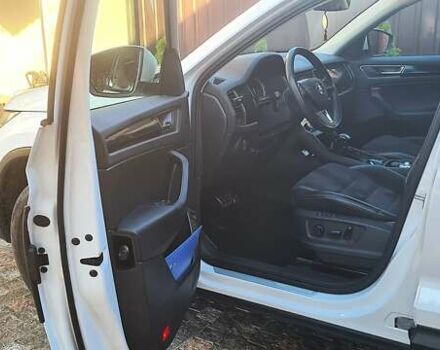 Белый Шкода Kodiaq, объемом двигателя 1.97 л и пробегом 125 тыс. км за 29000 $, фото 10 на Automoto.ua