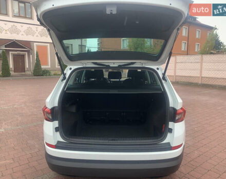 Белый Шкода Kodiaq, объемом двигателя 2 л и пробегом 244 тыс. км за 21950 $, фото 10 на Automoto.ua