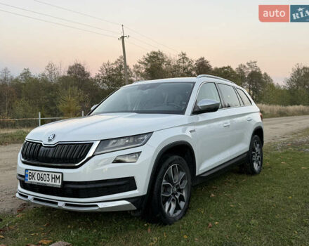 Белый Шкода Kodiaq, объемом двигателя 1.97 л и пробегом 146 тыс. км за 28500 $, фото 1 на Automoto.ua