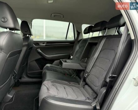 Белый Шкода Kodiaq, объемом двигателя 1.97 л и пробегом 174 тыс. км за 24100 $, фото 13 на Automoto.ua