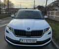 Белый Шкода Kodiaq, объемом двигателя 2 л и пробегом 141 тыс. км за 26200 $, фото 1 на Automoto.ua