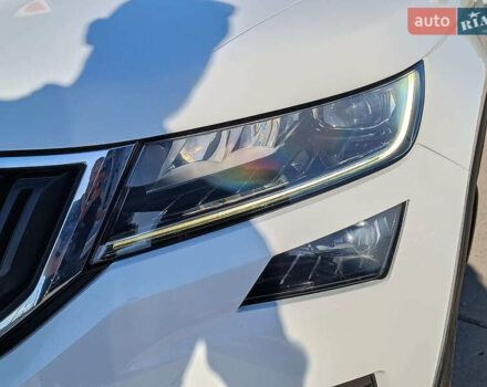 Білий Шкода Kodiaq, об'ємом двигуна 2 л та пробігом 125 тис. км за 29790 $, фото 2 на Automoto.ua