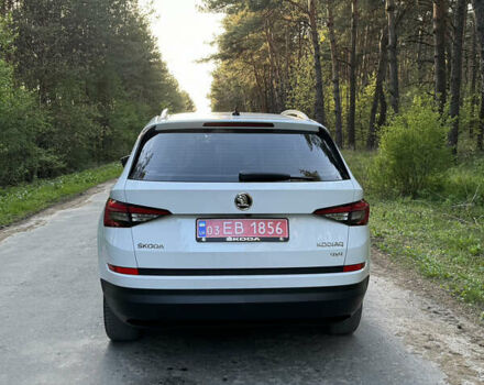 Білий Шкода Kodiaq, об'ємом двигуна 2 л та пробігом 160 тис. км за 28000 $, фото 4 на Automoto.ua