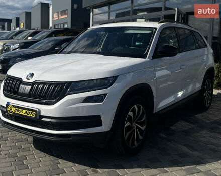 Белый Шкода Kodiaq, объемом двигателя 1.97 л и пробегом 310 тыс. км за 25500 $, фото 2 на Automoto.ua