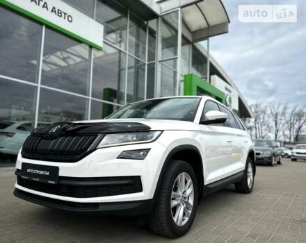 Белый Шкода Kodiaq, объемом двигателя 1.97 л и пробегом 181 тыс. км за 23850 $, фото 2 на Automoto.ua