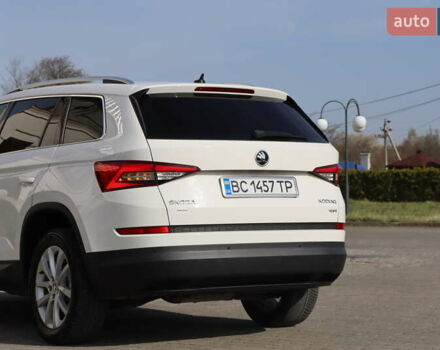 Белый Шкода Kodiaq, объемом двигателя 2 л и пробегом 228 тыс. км за 26200 $, фото 5 на Automoto.ua