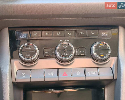 Білий Шкода Kodiaq, об'ємом двигуна 2 л та пробігом 125 тис. км за 29790 $, фото 22 на Automoto.ua