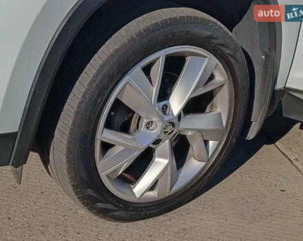 Білий Шкода Kodiaq, об'ємом двигуна 2 л та пробігом 125 тис. км за 29790 $, фото 4 на Automoto.ua