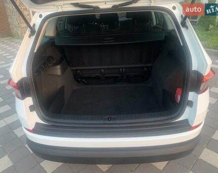 Белый Шкода Kodiaq, объемом двигателя 2 л и пробегом 244 тыс. км за 22800 $, фото 17 на Automoto.ua
