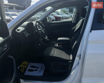 Белый Шкода Kodiaq, объемом двигателя 1.97 л и пробегом 310 тыс. км за 25500 $, фото 14 на Automoto.ua