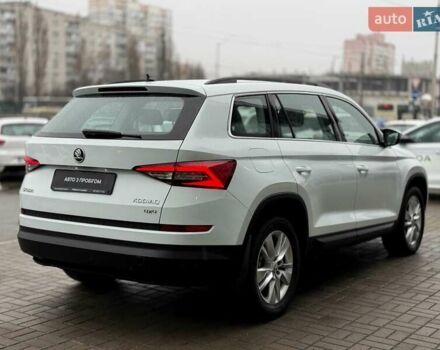 Белый Шкода Kodiaq, объемом двигателя 1.97 л и пробегом 174 тыс. км за 24100 $, фото 3 на Automoto.ua
