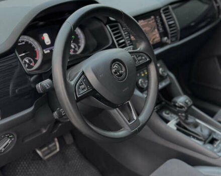 Белый Шкода Kodiaq, объемом двигателя 1.97 л и пробегом 184 тыс. км за 25900 $, фото 24 на Automoto.ua