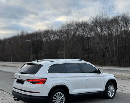 Белый Шкода Kodiaq, объемом двигателя 1.97 л и пробегом 184 тыс. км за 25900 $, фото 14 на Automoto.ua