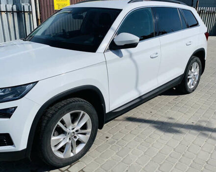 Білий Шкода Kodiaq, об'ємом двигуна 2 л та пробігом 88 тис. км за 28500 $, фото 2 на Automoto.ua