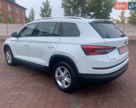Белый Шкода Kodiaq, объемом двигателя 2 л и пробегом 244 тыс. км за 21950 $, фото 5 на Automoto.ua