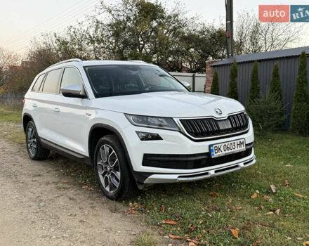 Белый Шкода Kodiaq, объемом двигателя 1.97 л и пробегом 146 тыс. км за 28500 $, фото 2 на Automoto.ua
