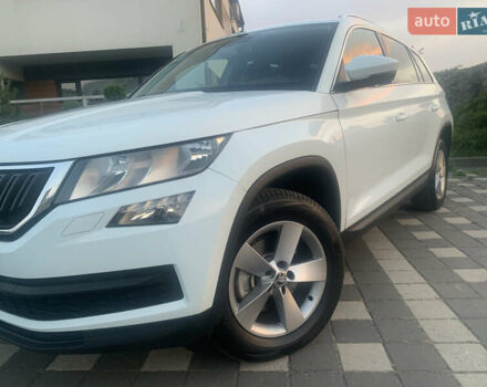 Белый Шкода Kodiaq, объемом двигателя 2 л и пробегом 244 тыс. км за 22800 $, фото 5 на Automoto.ua