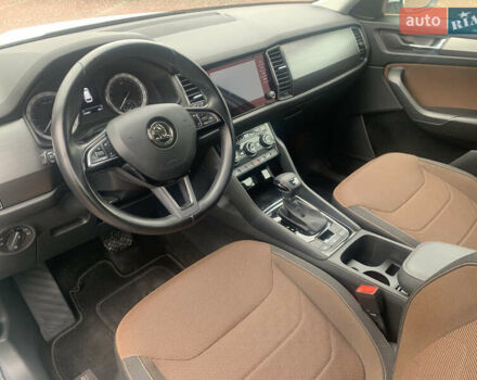 Белый Шкода Kodiaq, объемом двигателя 2 л и пробегом 244 тыс. км за 21950 $, фото 23 на Automoto.ua