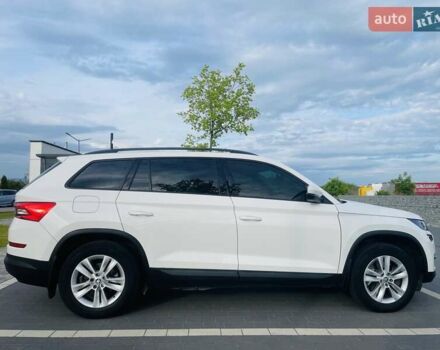 Белый Шкода Kodiaq, объемом двигателя 1.98 л и пробегом 250 тыс. км за 19500 $, фото 33 на Automoto.ua