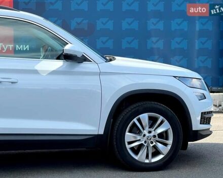 Белый Шкода Kodiaq, объемом двигателя 1.98 л и пробегом 123 тыс. км за 25500 $, фото 13 на Automoto.ua