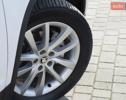 Белый Шкода Kodiaq, объемом двигателя 2 л и пробегом 228 тыс. км за 26200 $, фото 16 на Automoto.ua