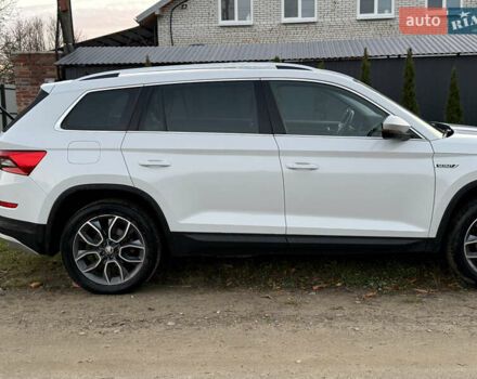 Белый Шкода Kodiaq, объемом двигателя 1.97 л и пробегом 146 тыс. км за 28500 $, фото 3 на Automoto.ua