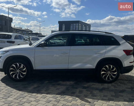 Белый Шкода Kodiaq, объемом двигателя 1.97 л и пробегом 310 тыс. км за 25500 $, фото 3 на Automoto.ua