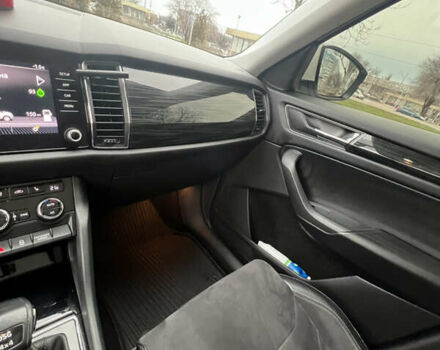 Белый Шкода Kodiaq, объемом двигателя 1.97 л и пробегом 101 тыс. км за 27000 $, фото 4 на Automoto.ua