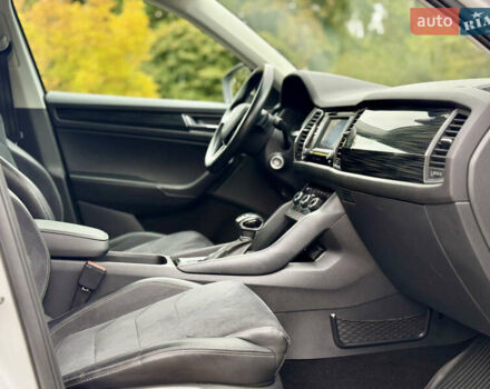 Білий Шкода Kodiaq, об'ємом двигуна 1.98 л та пробігом 125 тис. км за 23800 $, фото 21 на Automoto.ua