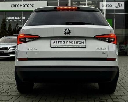 Білий Шкода Kodiaq, об'ємом двигуна 1.97 л та пробігом 152 тис. км за 26500 $, фото 4 на Automoto.ua