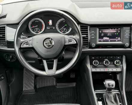 Білий Шкода Kodiaq, об'ємом двигуна 1.98 л та пробігом 125 тис. км за 23800 $, фото 26 на Automoto.ua