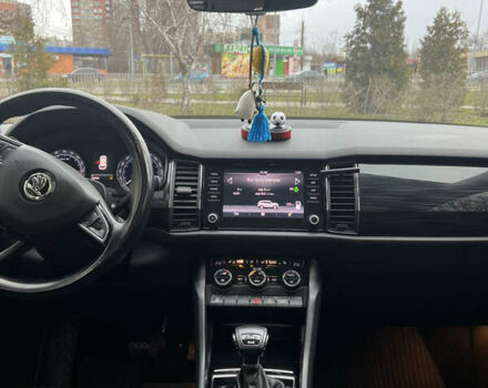 Белый Шкода Kodiaq, объемом двигателя 1.97 л и пробегом 101 тыс. км за 27000 $, фото 18 на Automoto.ua