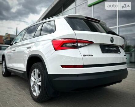 Белый Шкода Kodiaq, объемом двигателя 1.97 л и пробегом 181 тыс. км за 23850 $, фото 4 на Automoto.ua