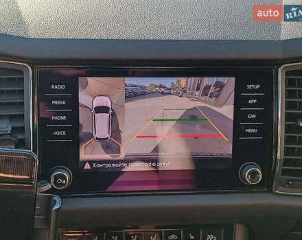 Білий Шкода Kodiaq, об'ємом двигуна 2 л та пробігом 125 тис. км за 29790 $, фото 27 на Automoto.ua