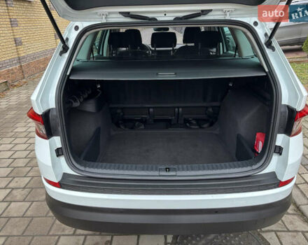 Білий Шкода Kodiaq, об'ємом двигуна 2 л та пробігом 240 тис. км за 21950 $, фото 10 на Automoto.ua