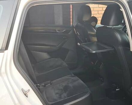Белый Шкода Kodiaq, объемом двигателя 1.97 л и пробегом 125 тыс. км за 29000 $, фото 19 на Automoto.ua