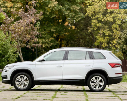 Білий Шкода Kodiaq, об'ємом двигуна 1.98 л та пробігом 125 тис. км за 23800 $, фото 10 на Automoto.ua