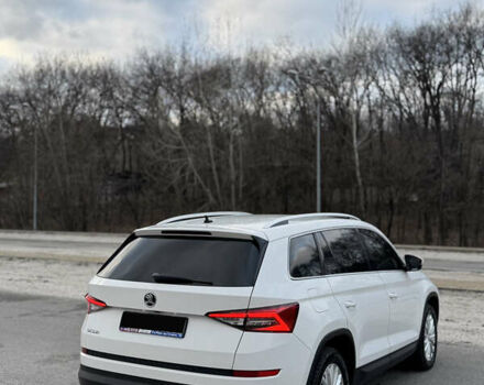 Белый Шкода Kodiaq, объемом двигателя 1.97 л и пробегом 184 тыс. км за 25900 $, фото 13 на Automoto.ua