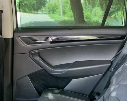 Белый Шкода Kodiaq, объемом двигателя 1.98 л и пробегом 140 тыс. км за 28700 $, фото 47 на Automoto.ua